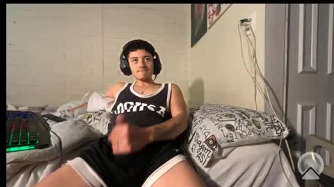 Snapshot of luchosaando chatting on 09/23/25, 01:08 Felipe online show from 09/23/25, 01:08