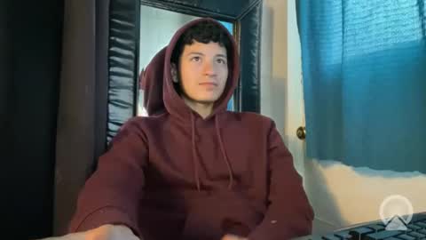 Snapshot of luchosaando chatting on 10/24/25, 03:08 Felipe online show from 10/24/25, 03:08