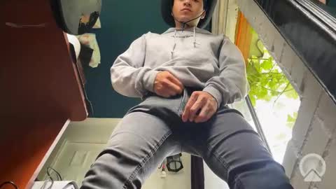 Snapshot of luchosaando chatting on 10/27/25, 02:32 Felipe online show from 10/27/25, 02:32