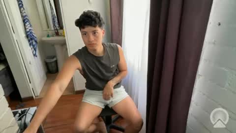 Snapshot of luchosaando chatting on 11/03/25, 01:23 Felipe online show from 11/03/25, 01:23