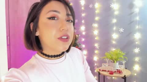 Snapshot of luci_fer15 chatting on 12/13/24, 01:26 Luci y Fer online show from 12/13/24, 01:26