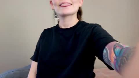 Snapshot of luci_fer15 chatting on 03/12/25, 11:54 Luci y Fer online show from 03/12/25, 11:54