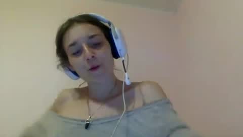 Snapshot of luci_layne chatting on 07/17/26, 05:36 Luci Layne online show from 07/17/26, 05:36