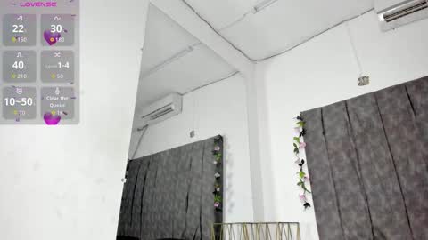 Snapshot of lucia78shy chatting on 10/09/25, 11:25 lucia78shy online show from 10/09/25, 11:25