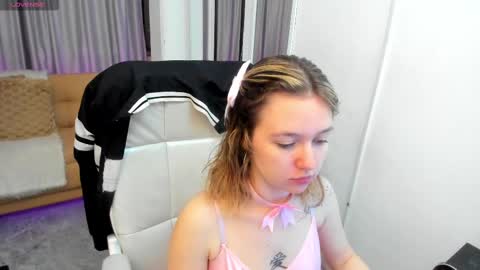 lucia_copper online show from 11/12/25, 12:49