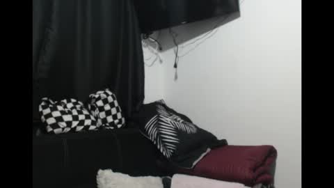 Snapshot of lucia_d_carton chatting on 03/15/26, 05:02 Lulu DCarton online show from 03/15/26, 05:02