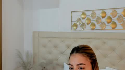 Snapshot of lucia_lorenz chatting on 10/30/25, 11:22 lucia_lorenz online show from 10/30/25, 11:22