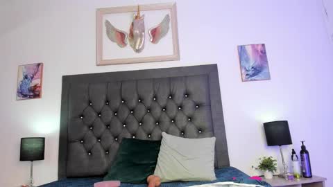 Snapshot of lucia_rosee chatting on 11/13/25, 04:11 Lucia online show from 11/13/25, 04:11