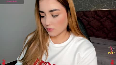 lucia star  online show from 01/11/25, 11:45