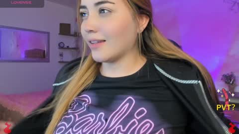 lucia star  online show from 02/08/25, 02:58