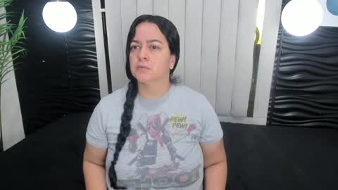 Lucia Vonne online show from 02/18/25, 11:44