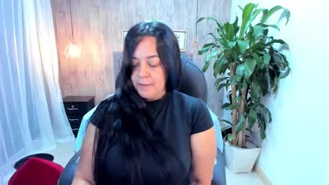 Lucia Vonne online show from 09/23/25, 08:45