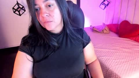 Lucia Vonne online show from 11/02/25, 09:17