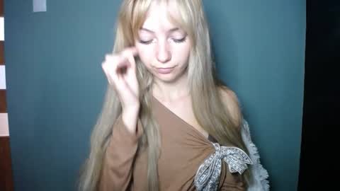 Lucy online show from 09/25/25, 07:34