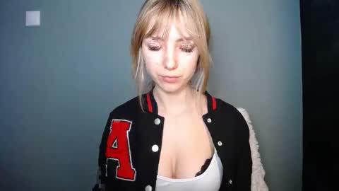 Lucy online show from 02/12/26, 07:47