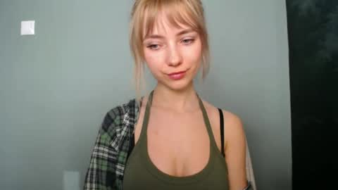 Lucy online show from 03/12/26, 08:09