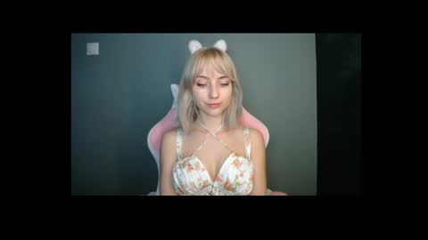 Lucy online show from 03/20/26, 03:06