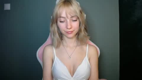 Lucy online show from 04/08/26, 07:03