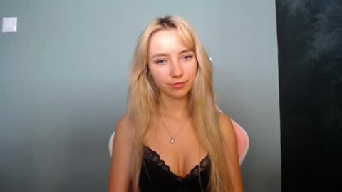 Snapshot of luciacam20 chatting on 06/14/26, 06:48 Lucy online show from 06/14/26, 06:48