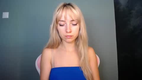 Snapshot of luciacam20 chatting on 06/15/26, 12:29 Lucy online show from 06/15/26, 12:29