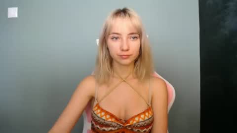 Snapshot of luciacam20 chatting on 06/21/26, 06:38 Lucy online show from 06/21/26, 06:38