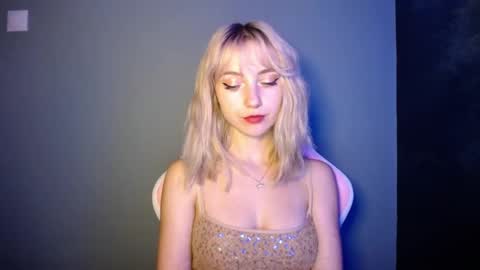 Snapshot of luciacam20 chatting on 07/05/26, 06:15 Lucy online show from 07/05/26, 06:15