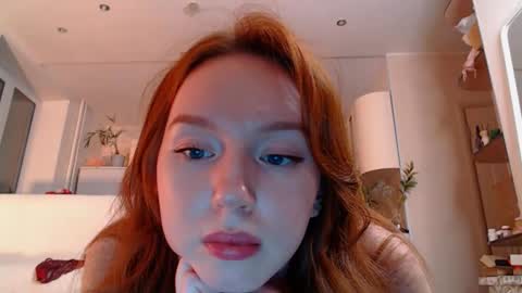 Snapshot of luciacoy chatting on 01/11/25, 08:43 Lucia online show from 01/11/25, 08:43