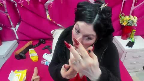 Luci online show from 12/23/24, 08:47