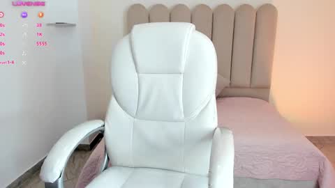 Luciana online show from 03/12/25, 09:23