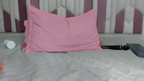 instagram luciana417  online show from 03/01/25, 09:18