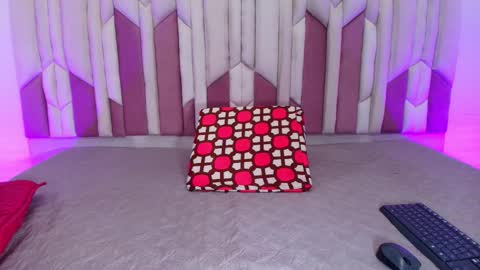 instagram luciana417  online show from 10/16/25, 03:18