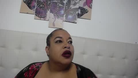 Snapshot of luciana_milf1 chatting on 12/10/24, 11:00 Luciana online show from 12/10/24, 11:00