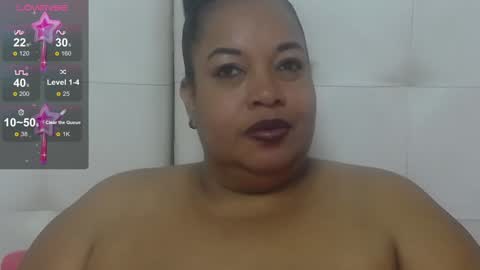 Snapshot of luciana_milf1 chatting on 12/30/24, 02:19 Luciana online show from 12/30/24, 02:19