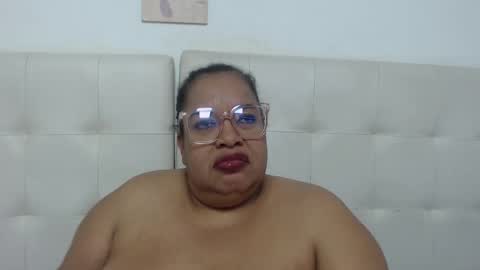 Snapshot of luciana_milf1 chatting on 02/28/25, 03:15 Luciana online show from 02/28/25, 03:15