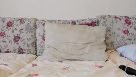 Snapshot of lucianalive chatting on 01/26/25, 08:36 Mysterious Girl online show from 01/26/25, 08:36