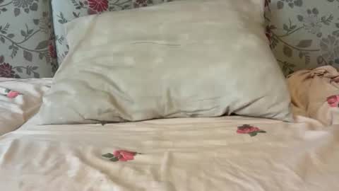 Snapshot of lucianalive chatting on 10/31/25, 07:09 Mysterious Girl online show from 10/31/25, 07:09