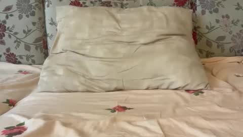 Snapshot of lucianalive chatting on 11/01/25, 07:21 Mysterious Girl online show from 11/01/25, 07:21