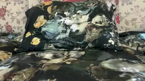 Snapshot of lucianalive chatting on 11/22/25, 06:12 Mysterious Girl online show from 11/22/25, 06:12