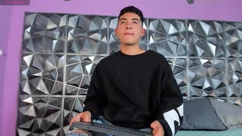 Snapshot of luciano_ciro chatting on 03/03/26, 03:34 Luciano online show from 03/03/26, 03:34