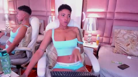  lucia wallace  online show from 02/15/25, 03:42