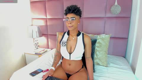  lucia wallace  online show from 10/19/25, 12:44