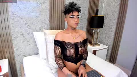  lucia wallace  online show from 03/05/26, 11:01