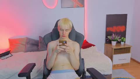 Snapshot of lucidangelok chatting on 06/24/26, 06:23 Angelok online show from 06/24/26, 06:23