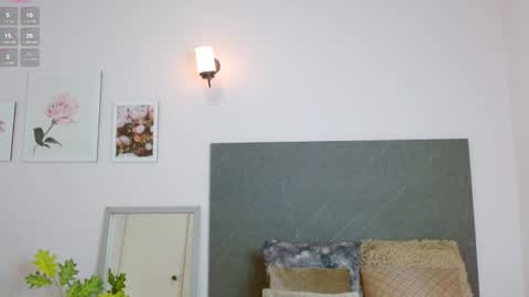 Snapshot of lucie_nicolls chatting on 12/07/24, 05:53 Lucie online show from 12/07/24, 05:53