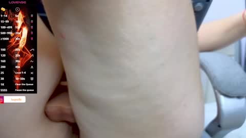 Snapshot of lucie_nicolls chatting on 12/21/24, 11:02 Lucie online show from 12/21/24, 11:02