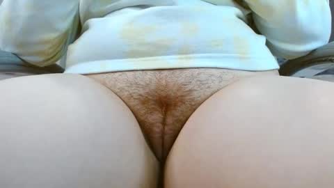 Snapshot of lucie_nicolls chatting on 02/04/25, 12:19 Lucie online show from 02/04/25, 12:19