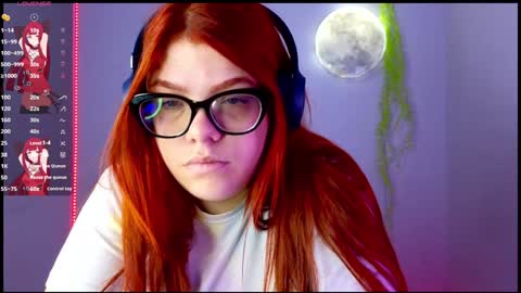 Snapshot of lucie_nicolls chatting on 02/06/25, 11:10 Lucie online show from 02/06/25, 11:10