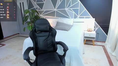 Snapshot of lucifer_dauhgter chatting on 02/19/25, 02:12 Lucy online show from 02/19/25, 02:12