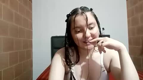 Snapshot of lucifer_y_eva chatting on 12/17/25, 12:27 Lucifer y Eva online show from 12/17/25, 12:27