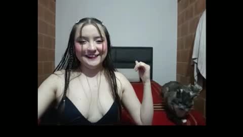 Snapshot of lucifer_y_eva chatting on 12/18/25, 01:00 Lucifer y Eva online show from 12/18/25, 01:00